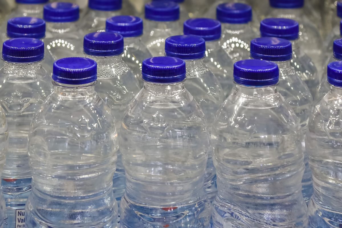 ವಾಟರ್ ಬಾಟಲಿ ಮೇಲೆ ಎಕ್ಸ್ ಪೈರ್ ಡೇಟ್ ಯಾಕೆ ಇರುತ್ತೆ ಗೊತ್ತಾ? ನೀರೂ ಎಕ್ಸ್ ಪೈರ್