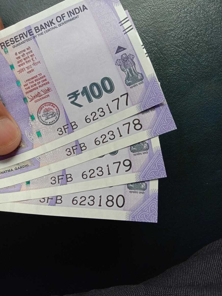  State Bank Of India | ನಿಮಗೆ ಹಣದ ಅವಶ್ಯಕತೆ ಇದೆಯಾ? ಗೆಳೆಯರು, ಆಪ್ತರಿಂದ ಯಾವುದೇ ರೀತಿಯ ಸಹಾಯ ಸಿಗುತ್ತಿಲ್ವಾ? ಬ್ಯಾಂಕ್​​ನಲ್ಲಿ ಲೋನ್​ ತೆಗೆದುಕೊಳ್ಳಲು ಯೋಚನೆ ಮಾಡುತ್ತಿದ್ದೀರಾ? ಹಾಗಾದರೆ ನಿಮಗೆ ಎಸ್​​ಬಿಐ ಬ್ಯಾಂಕ್​ ಸಿಹಿ ಸುದ್ದಿ ಕೊಟ್ಟಿದೆ. ದೇಶದ ಅತಿ ದೊಡ್ಡ ಬ್ಯಾಂಕ್ ಆಗಿರುವ ಎಸ್‌ಬಿಐನಿಂದ ನೀವು ಸುಲಭವಾಗಿ ಸಾಲ ಪಡೆಯಬಹುದಾಗಿದೆ.