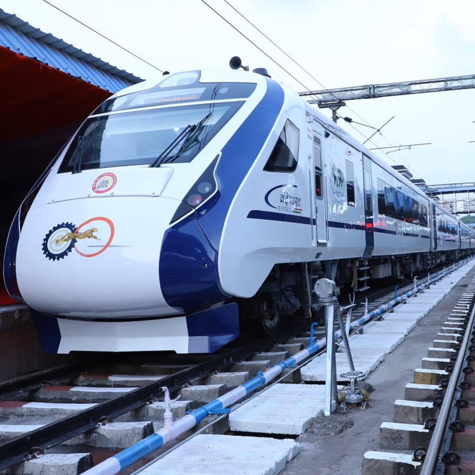 Vande Bharat Express: ಅರಸೀಕೆರೆಗೆ ಬಂತು ವಂದೇ ಭಾರತ್ ಎಕ್ಸ್ಪ್ರೆಸ್ ರೈಲು! | - News18 Kannada