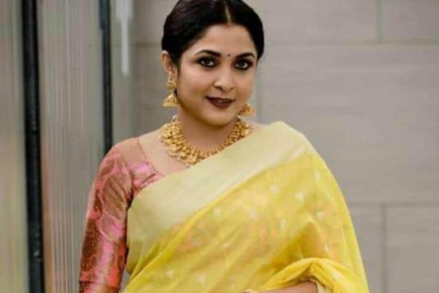  1992 ರಿಂದ 2000ರವರೆಗೆ ರಮ್ಯಾ ಕೃಷ್ಣನ್​ ಸ್ಟಾರ್ ನಟಿಯಾಗಿ ಮಿಂಚಿದ್ರು. ಕನ್ನಡ, ತಮಿಳು, ತೆಲುಗು ಭಾಷೆಗಳಲ್ಲಿ ಸ್ಟಾರ್ ನಟರ ಜೊತೆ ನಟಿಸಿದ್ದಾರೆ. ಸೂಪರ್ ಹಿಟ್ ಸಿನಿಮಾಗಳನ್ನು ಮಾಡಿದ್ದಾರೆ. ಇದೀಗ ನಟಿಯ ಹಳೆಯ ಫೋಟೋ ವೈರಲ್ ಆಗಿದೆ.