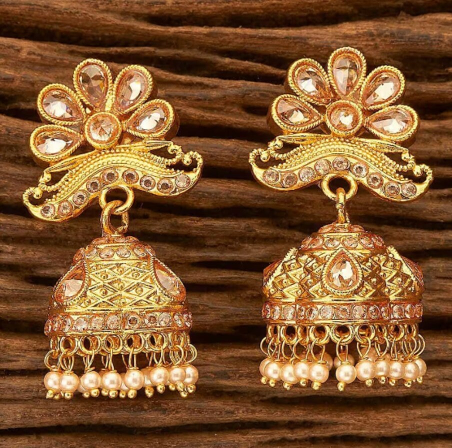  ಇಂದು ಭಾರತದಲ್ಲಿ ಚಿನ್ನದ ಬೆಲೆ ಕೊಂಚ ಇಳಿಕೆಯಾಗಿದೆ. ಹಾಗಾಗಿ ಭವಿಷ್ಯದ ಭದ್ರತೆಗಾಗಿ ಚಿನ್ನ ಖರೀದಿಸುವ ಯೋಚನೆ ಇದ್ರೆ, ಇವತ್ತಿನ ದಿನವನ್ನು ಮಿಸ್ ಮಾಡಿಕೊಳ್ಳಬೇಡಿ.