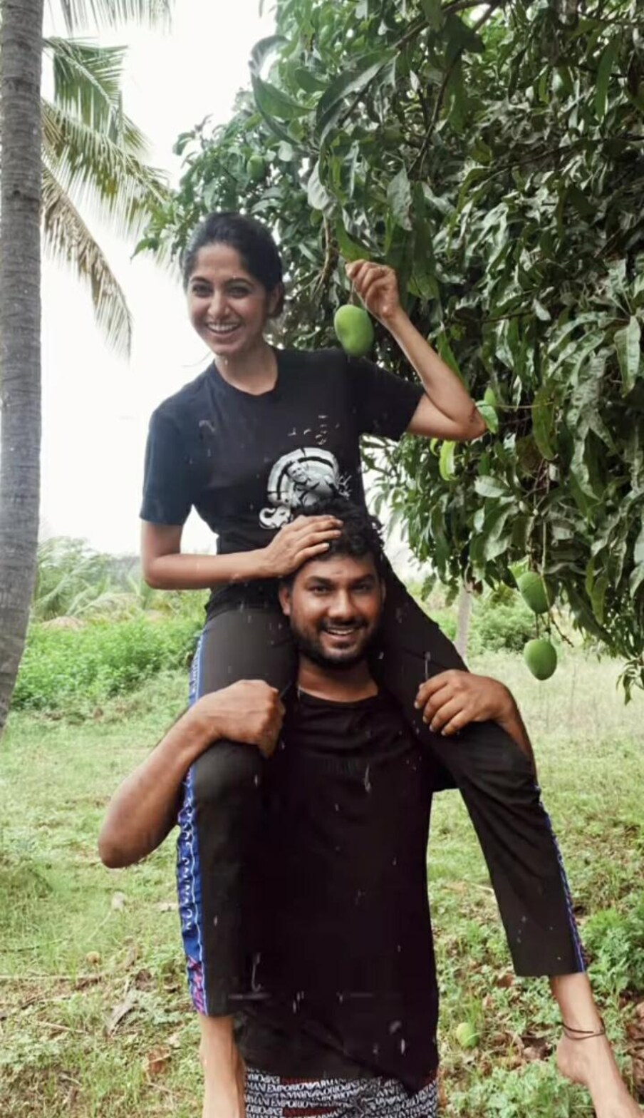 ಸ್ಯಾಂಡಲ್​ವುಡ್ ನಟಿ ಖುಷಿ ರವಿ ಅವರು ಸಮ್ಮರ್​ ವೈಬ್ಸ್ ಎಂಜಾಯ್ ಮಾಡುತ್ತಿದ್ದಾರೆ. ಈ ಬೇಸಗೆಯನ್ನು ಯಾರು ಹೇಗೆ ಎಂಜಾಯ್ ಮಾಡ್ತಿದ್ದಾರೋ ಗೊತ್ತಿಲ್ಲ. ದಿಯಾ ಖ್ಯಾತಿಯ ಖುಷಿ ರವಿ ಮಾತ್ರ ಭರ್ಜರಿಯಾಗಿ ಎಂಜಾಯ್ ಮಾಡ್ತಿದ್ದಾರೆ.