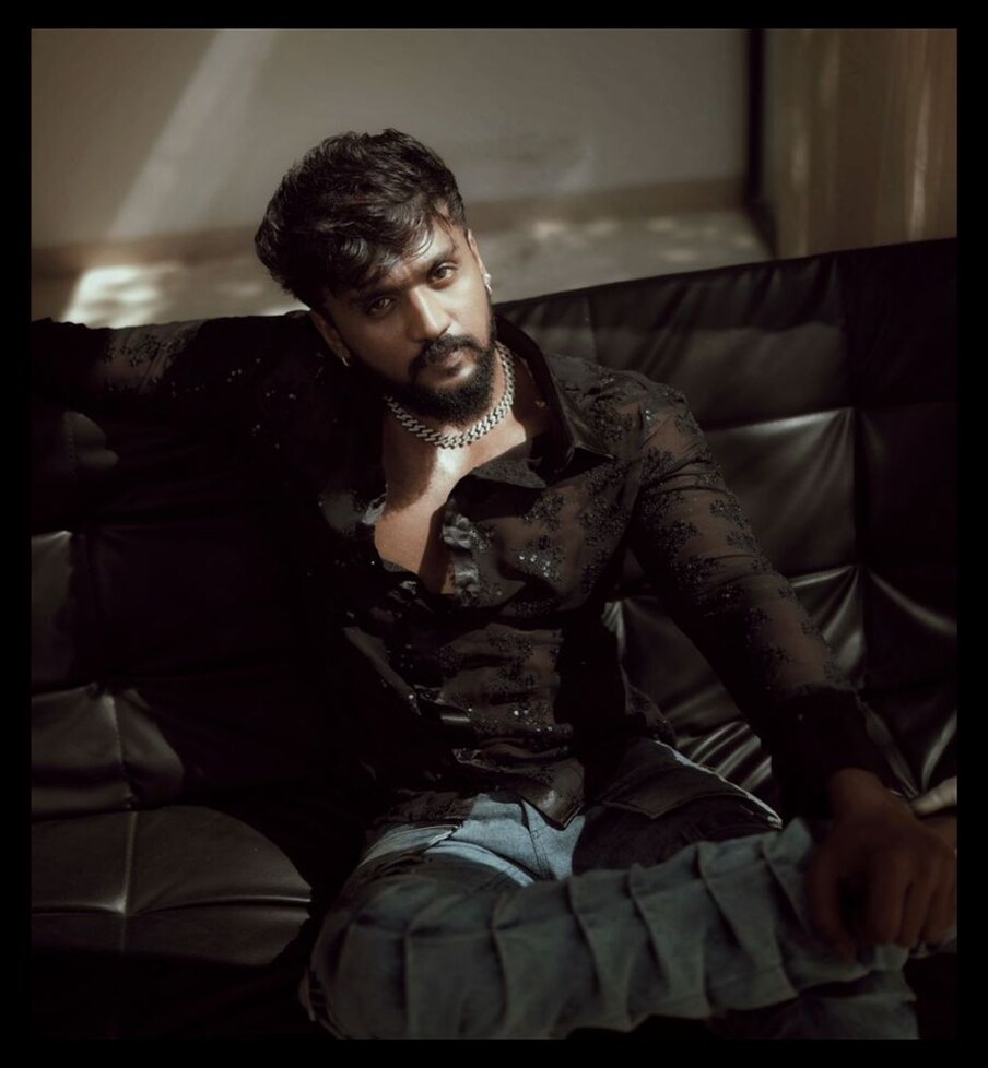  ಸ್ಯಾಂಡಲ್‌ವುಡ್ ಯುವ ನಾಯಕ ನಟ ಧನ್ವೀರ್ ಗೌಡ ಹಾಗೆ ಸುಮ್ಮನೆ ಒಂದು ಫೋಟೋ ಶೂಟ್ ಮಾಡಿಸಿದ್ದಾರೆ. ಹಾಗಂತ ಈ ಫೋಟೋಗಳು ಸುಮ್ನೆ ಏನೂ ಇಲ್ಲ. ಸ್ಪೆಷಲ್ ಫೀಲ್ ಕೊಡುತ್ತವೆ. ಇದನ್ನ ಈಗ ಧನ್ವೀರ್ ಶೇರ್ ಮಾಡಿಕೊಂಡಿದ್ದಾರೆ.