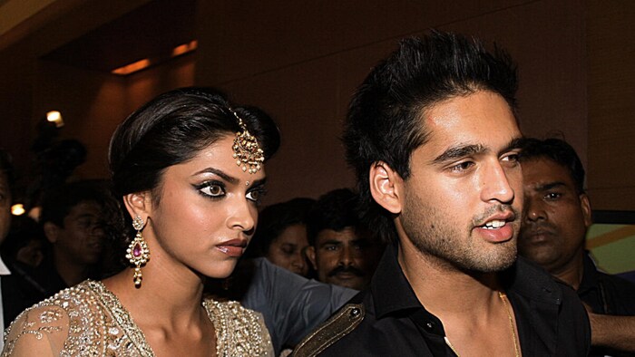 In this video, Siddharth Mallya has alleged that Deepika has not returned the expensive diamonds he gave to me. The discussion of expensive gifts given by Siddharth while in love is again loud.