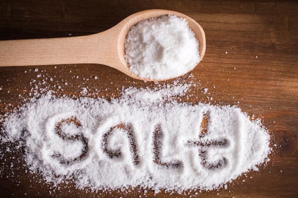 M Using Salt ಸಕ್ಕರೆಯಷ್ಟೇ ಅಲ್ಲ, ಉಪ್ಪು ತಿಂದ್ರೂ ಬರುತ್ತೆ ಶುಗರ್! | adding too much salt ...