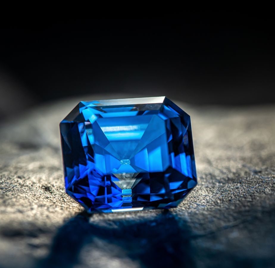 Blue sapphire in on sale kannada