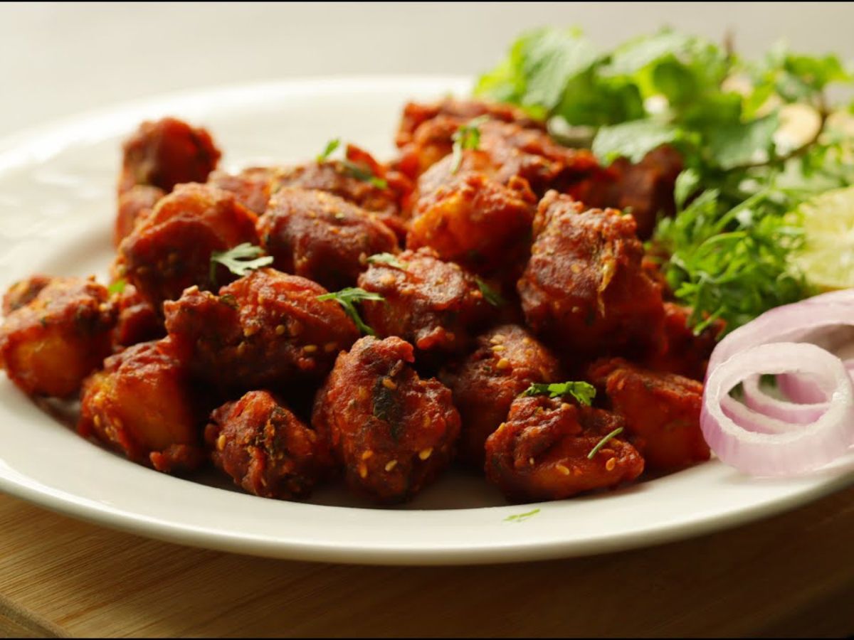 ಕಬಾಬ್ ಪೌಡರ್ ಇಲ್ಲದೇನೆ ಮಾಡಿ ಆಲೂಗಡ್ಡೆ ಕಬಾಬ್; ನಾನ್ವೆಜ್ ತಿಂದಂತೆಯೇ ಆಗುತ್ತೆ! | unique style Crispy Aloo Kabab recipe for evening snacks | ಲೈಫ್ ಸ್ಟೈಲ್ - News18 ಕನ್ನಡ