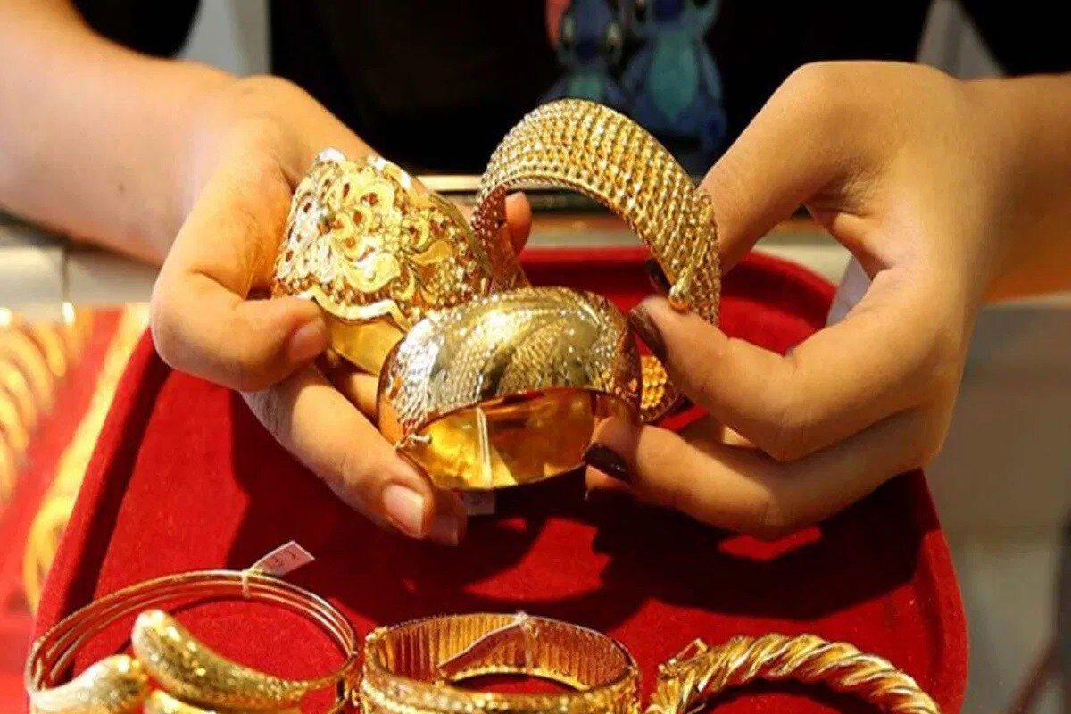 सोना चाहिए तो अभी खरीदें, 2024 के अंत तक सोने की कीमत होगी ₹1 लाख के पार! सोना चाहिए तो अभी खरीदें, 2024 के अंत तक सोने की कीमत होगी ₹1 लाख के पार!