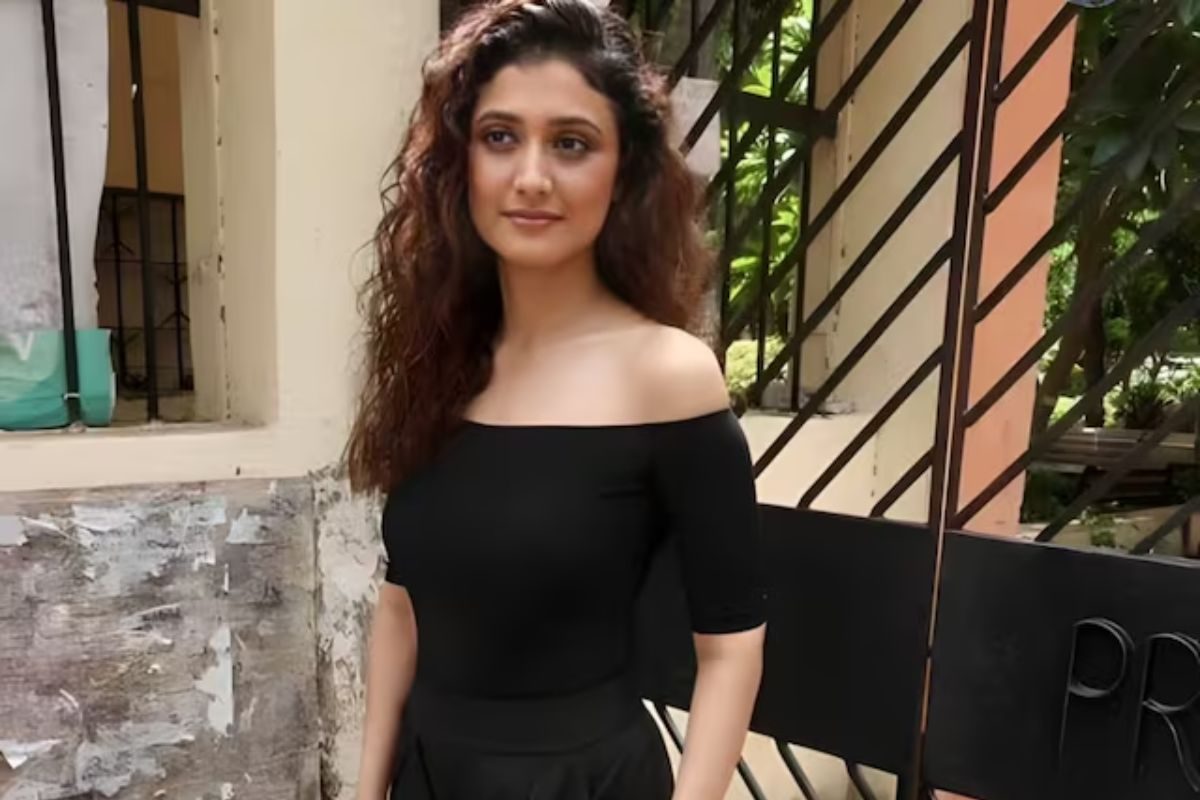 बॉलीवुड अभिनेता: क्या मशहूर अभिनेता की भतीजी ने ईसाई धर्म अपना लिया? बॉलीवुड अभिनेता: क्या मशहूर अभिनेता की भतीजी ने ईसाई धर्म अपना लिया?