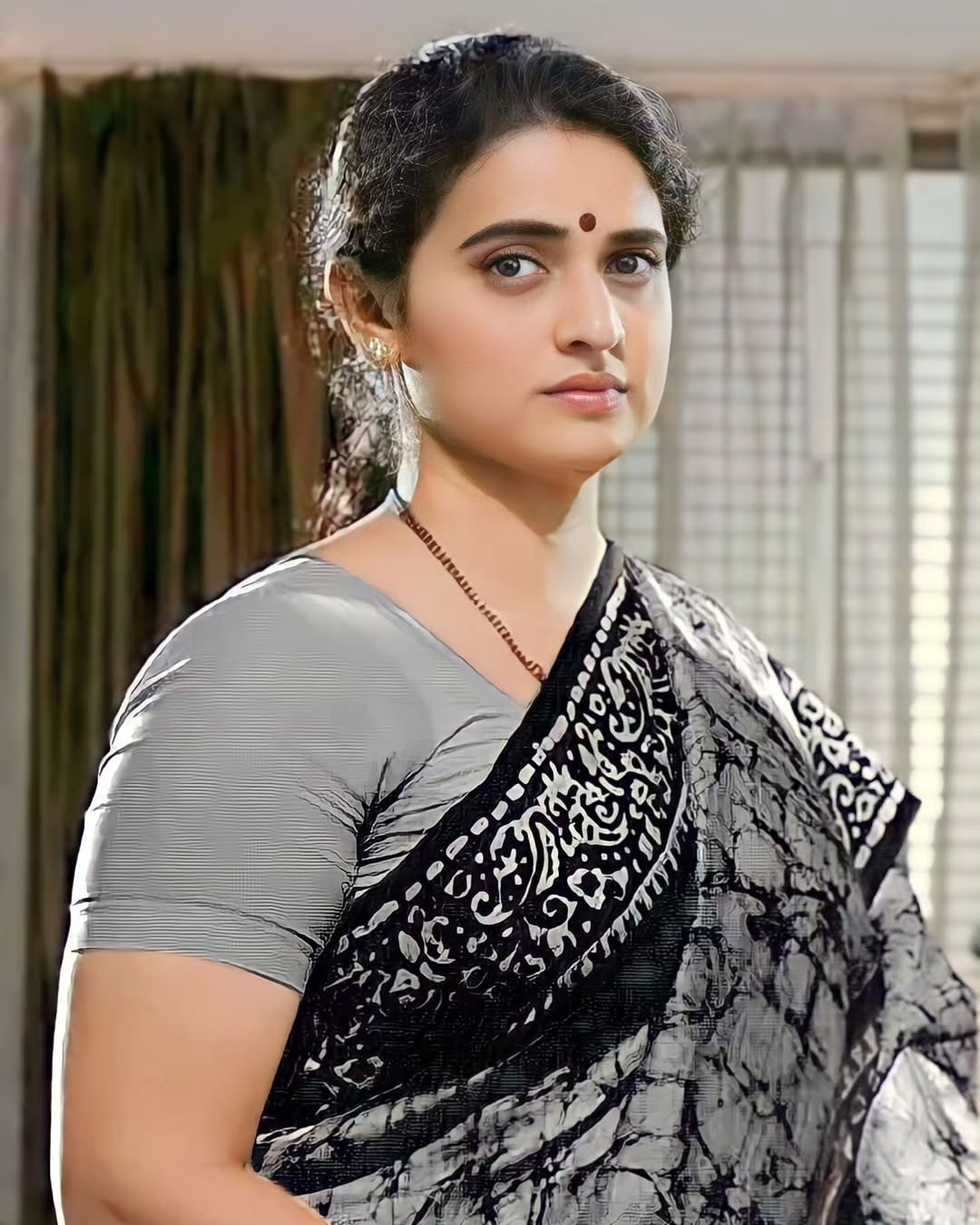 Pavithra Lokesh: ಏರುತ್ತಲೇ ಇದೆ ಪವಿತ್ರಾ ಲೋಕೇಶ್ ಆಸ್ತಿ! ಎಷ್ಟು ಕೋಟಿಗಳ ಒಡತಿ  ಗೊತ್ತಾ ಮೈಸೂರು ಲೋಕೇಶ್ ಪುತ್ರಿ!? | ಮನರಂಜನೆ - News18 ಕನ್ನಡ