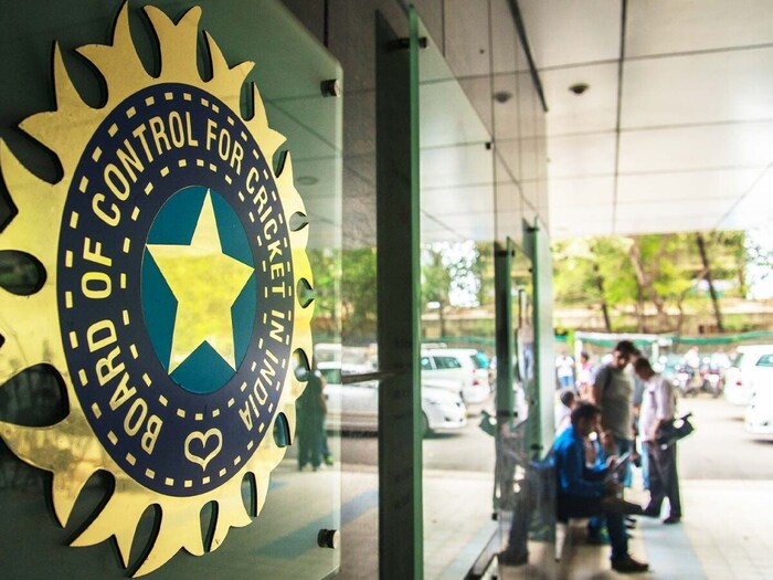How much BCCI earn from a single IPL match 