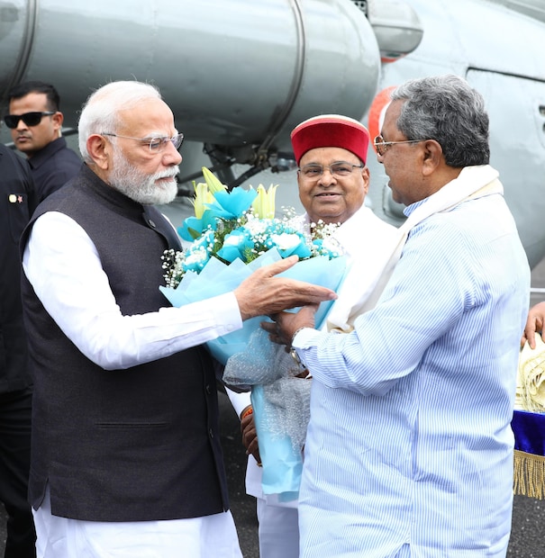  ಕಾರ್ಯಕ್ರಮದಲ್ಲಿ ರಾಜ್ಯಪಾಲ ಥಾವರ್ ಚಂದ್ ಗೆಹ್ಲೋಟ್ ಕೂಡ ಉಪಸ್ಥಿತರಿದ್ದರು. ರಾಜ್ಯಪಾಲರ ಉಪಸ್ಥಿತಿಯು ಕೇಂದ್ರ ಮತ್ತು ರಾಜ್ಯ ಸರ್ಕಾರಗಳ ನಡುವಿನ ಸಾಂವಿಧಾನಿಕ ಸಂಬಂಧದ ಮಹತ್ವವನ್ನು ಒತ್ತಿಹೇಳಿತು. ಈ ಸಂದರ್ಭದಲ್ಲಿ ರಾಜ್ಯಪಾಲರು, ಪ್ರಧಾನ ಮಂತ್ರಿ ಮತ್ತು ಮುಖ್ಯಮಂತ್ರಿಗಳೊಂದಿಗೆ ಸೌಹಾರ್ದಯುತ ಚರ್ಚೆಯಲ್ಲಿ ತೊಡಗಿದ್ದರು. ಈ ಭೇಟಿಯು ರಾಜಕೀಯ ವಿಭಿನ್ನತೆಗಳನ್ನು ಮೀರಿ, ಒಕ್ಕೂಟ ವ್ಯವಸ್ಥೆಯ ಸಹಕಾರದ ಮನೋಭಾವವನ್ನು ಪ್ರದರ್ಶಿಸಿತು.