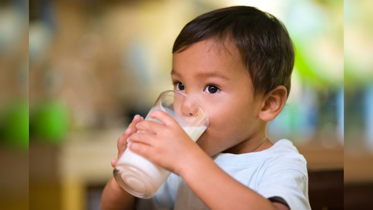 Milk To Babies: ಮಕ್ಕಳಿಗೆ ಎಷ್ಟು ವರ್ಷದವರೆಗೆ ಎದೆಹಾಲು ಕೊಡಬಹುದು? ಯಾವಾಗಿಂದ ಹಸುವಿನ ಹಾಲು ಕೊಡಬೇಕು?