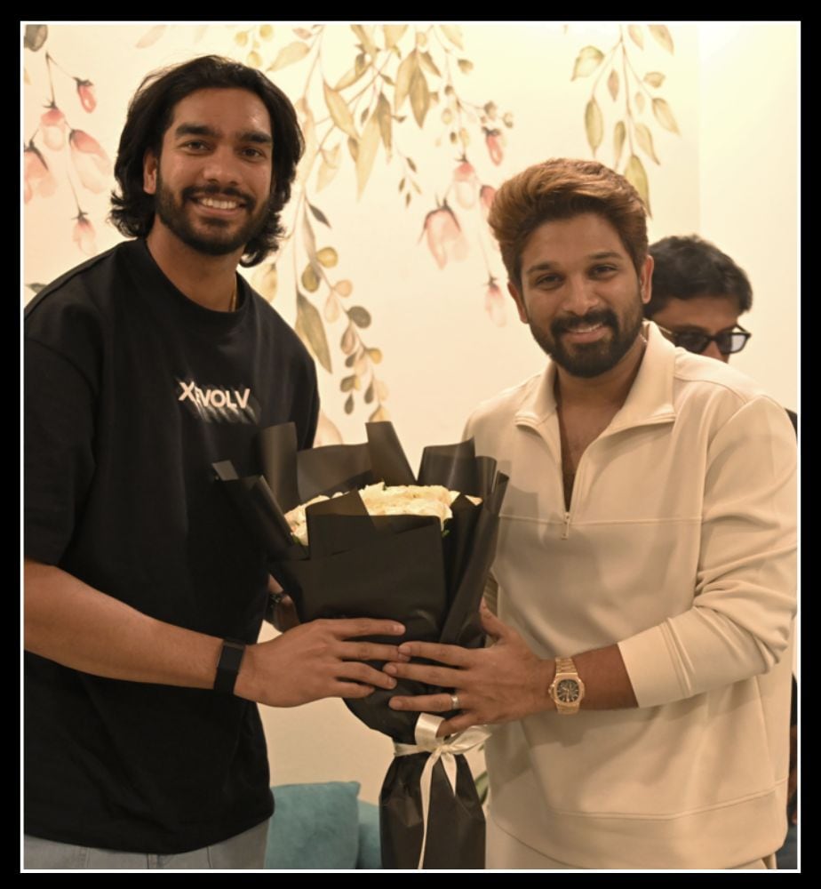 RCB Star Cricketer Venkatesh Iyer met Allu Arjun Allu Ayaan photos got viral