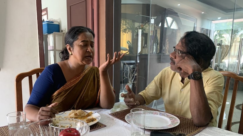 ನಿರಂತರವಾಗಿ ಚಲನಚಿತ್ರಗಳನ್ನು ನಿರ್ದೇಶಿಸುತ್ತಿದ್ದ ಭಾರತಿರಾಜ, ಕಳೆದ ಕೆಲವು ವರ್ಷಗಳಿಂದ ಚಲನಚಿತ್ರಗಳಲ್ಲಿಯೂ ನಟಿಸುತ್ತಿದ್ದರು. ಅವರ ಮಗ ಮನೋಜ್ ನಿಧನದ ನಂತರ, ಅವರು ಸಂಪೂರ್ಣವಾಗಿ ಪಾರ್ಶ್ವವಾಯುವಿಗೆ ಒಳಗಾದರು. ಕಳೆದ ಕೆಲವು ತಿಂಗಳುಗಳಿಂದ, ಭಾರತಿರಾಜ ಮಲೇಷ್ಯಾದಲ್ಲಿ ತಮ್ಮ ಮಗಳ ಮನೆಯಲ್ಲಿ ವಾಸಿಸುತ್ತಿದ್ದರು. ನಂತರ, ಅವರು ಚೆನ್ನೈಗೆ ಮರಳಿದರು. ಈ ಮಧ್ಯೆ, ಕಳೆದ ಡಿಸೆಂಬರ್ ಅಂತ್ಯದಲ್ಲಿ ಭಾರತಿರಾಜ ಅವರನ್ನು ಅನಾರೋಗ್ಯದ ಕಾರಣ ಚೆನ್ನೈನ ಖಾಸಗಿ ಆಸ್ಪತ್ರೆಗೆ ದಾಖಲಿಸಲಾಗಿತ್ತು. ಈ ಸಂದರ್ಭದಲ್ಲಿ, ಆರೋಗ್ಯ ಸಮಸ್ಯೆಗಳಿಂದಾಗಿ ಮನೆಯಲ್ಲಿ ಚಿಕಿತ್ಸೆ ಪಡೆಯುತ್ತಿದ್ದ ಭಾರತಿರಾಜ ಇಂದು ನಿಧನರಾದರು. ನಿರಂತರವಾಗಿ ಚಲನಚಿತ್ರಗಳನ್ನು ನಿರ್ದೇಶಿಸುತ್ತಿದ್ದ ಭಾರತಿರಾಜ, ಕಳೆದ ಕೆಲವು ವರ್ಷಗಳಿಂದ ಚಲನಚಿತ್ರಗಳಲ್ಲಿಯೂ ನಟಿಸುತ್ತಿದ್ದರು. ಅವರ ಮಗ ಮನೋಜ್ ನಿಧನದ ನಂತರ, ಅವರು ಸಂಪೂರ್ಣವಾಗಿ ಪಾರ್ಶ್ವವಾಯುವಿಗೆ ಒಳಗಾದರು. ಕಳೆದ ಕೆಲವು ತಿಂಗಳುಗಳಿಂದ, ಭಾರತಿರಾಜ ಮಲೇಷ್ಯಾದಲ್ಲಿ ತಮ್ಮ ಮಗಳ ಮನೆಯಲ್ಲಿ ವಾಸಿಸುತ್ತಿದ್ದರು. ನಂತರ, ಅವರು ಚೆನ್ನೈಗೆ ಮರಳಿದರು. ಈ ಮಧ್ಯೆ, ಕಳೆದ ಡಿಸೆಂಬರ್ ಅಂತ್ಯದಲ್ಲಿ ಭಾರತಿರಾಜ ಅವರನ್ನು ಅನಾರೋಗ್ಯದ ಕಾರಣ ಚೆನ್ನೈನ ಖಾಸಗಿ ಆಸ್ಪತ್ರೆಗೆ ದಾಖಲಿಸಲಾಗಿತ್ತು. ಈ ಸಂದರ್ಭದಲ್ಲಿ, ಆರೋಗ್ಯ ಸಮಸ್ಯೆಗಳಿಂದಾಗಿ ಮನೆಯಲ್ಲಿ ಚಿಕಿತ್ಸೆ ಪಡೆಯುತ್ತಿದ್ದ ಭಾರತಿರಾಜ ಇಂದು ನಿಧನರಾದರು.