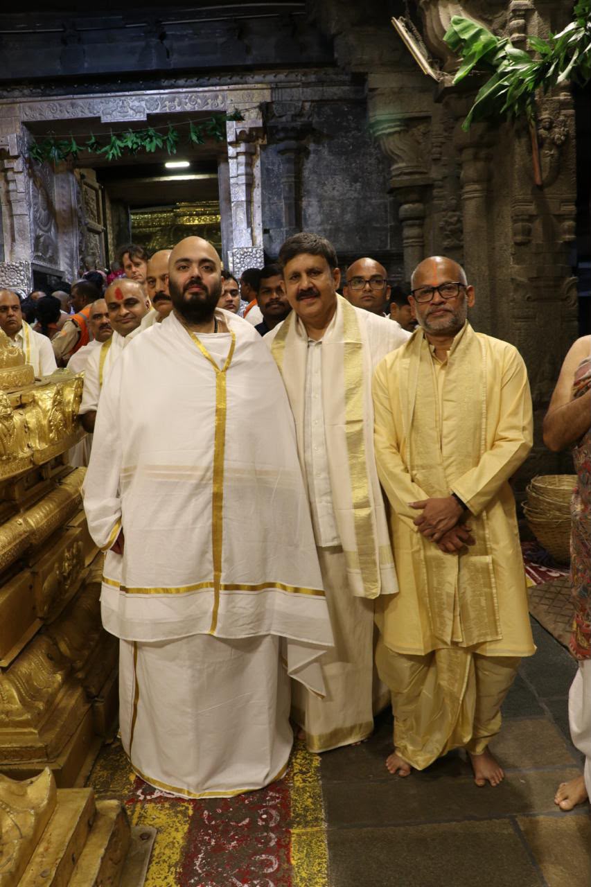 Anant Ambani Tirumala donation, Anant Ambani, Tirumala Tirupati Devasthanams, electric buses donation, Reliance Industries CSR, eco-friendly transport, sustainable development India, Tirumala pilgrims facilities, ಅನಂತ್ ಅಂಬಾನಿ ತಿರುಮಲ ದೇಣಿಗೆ, ಅನಂತ್ ಅಂಬಾನಿ, ತಿರುಮಲ ತಿರುಪತಿ ದೇವಸ್ಥಾನಗಳು, ವಿದ್ಯುತ್ ಬಸ್ಸುಗಳ ದೇಣಿಗೆ, ರಿಲಯನ್ಸ್ ಇಂಡಸ್ಟ್ರೀಸ್ ಸಿಎಸ್ಆರ್, ಪರಿಸರ ಸ್ನೇಹಿ ಸಾರಿಗೆ, ಸುಸ್ಥಿರ ಅಭಿವೃದ್ಧಿ ಭಾರತ, ತಿರುಮಲ ಯಾತ್ರಿಕರ ಸೌಲಭ್ಯಗಳು, 