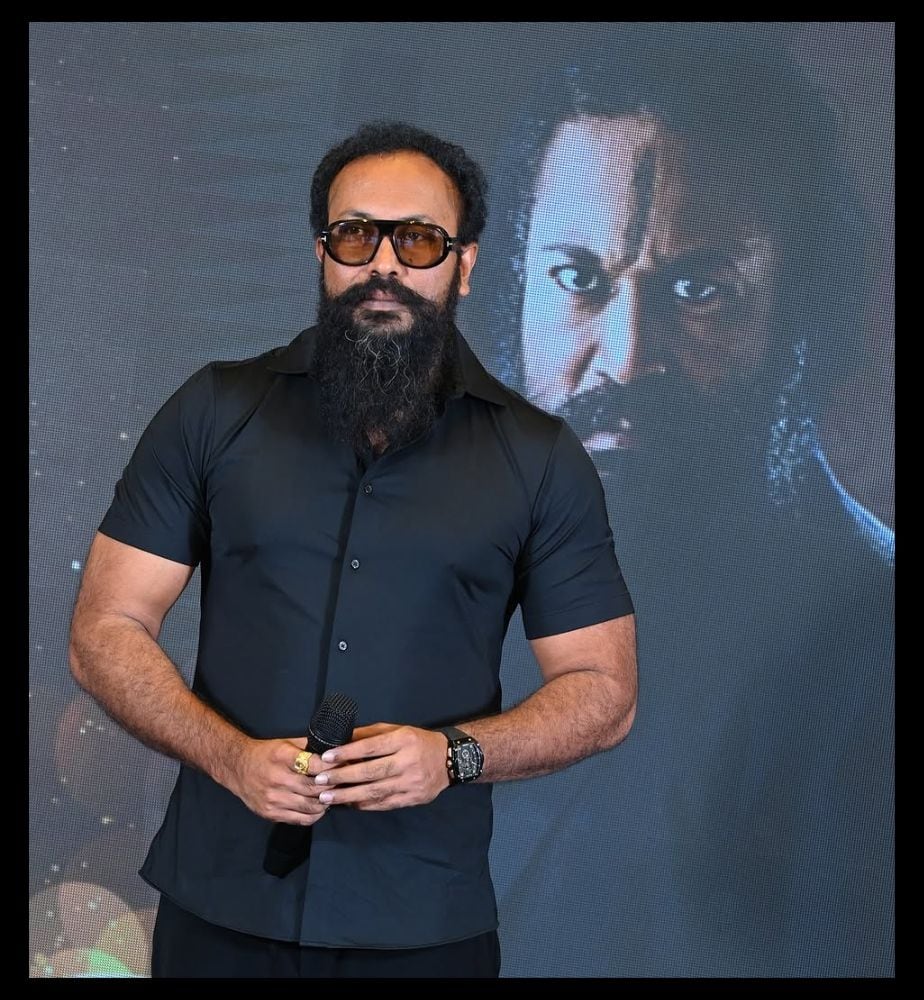 kgf fame garuda ram new look surprise at nagabandham movie press meet in bengaluru