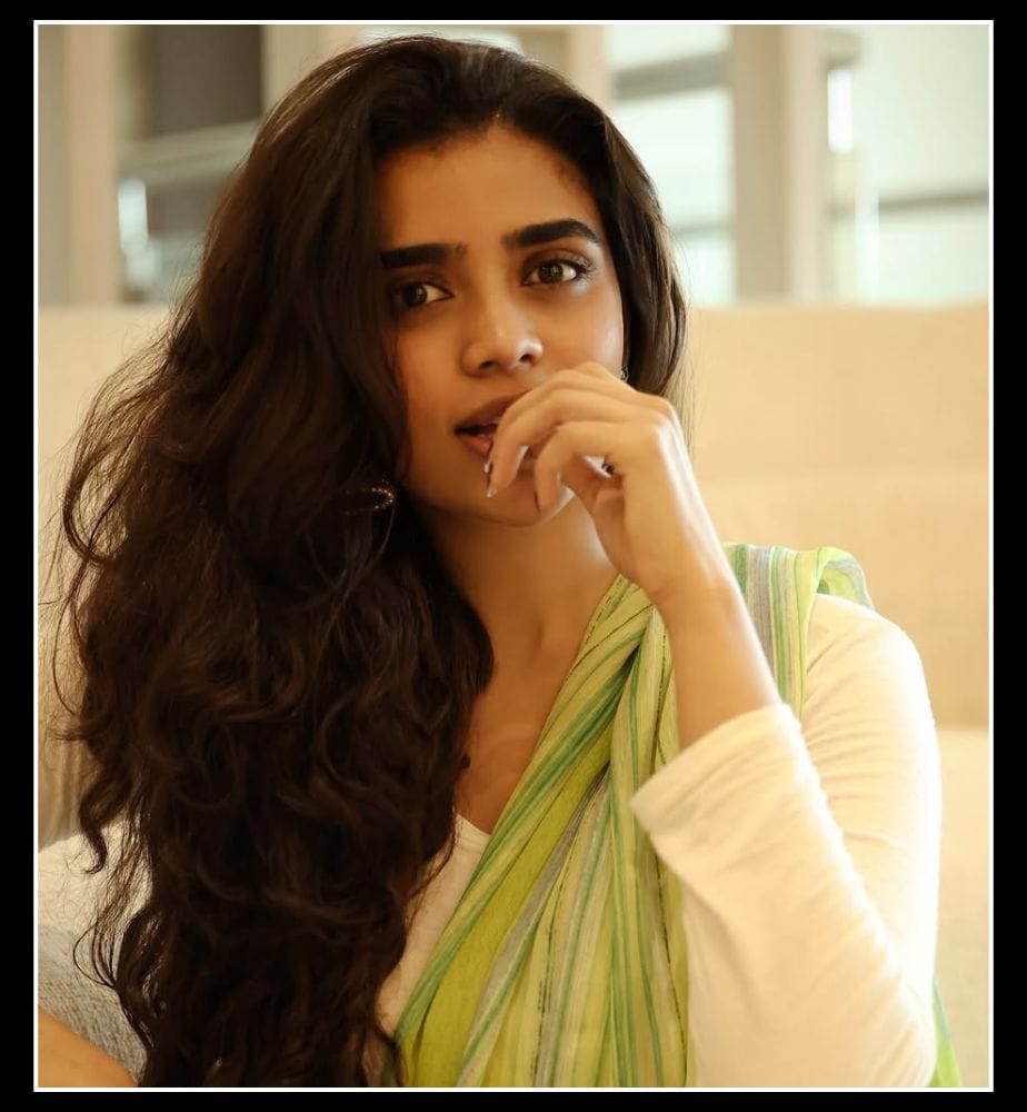 kannada actress shruthi daughter gowri shruthi comment on chaithra achar photos