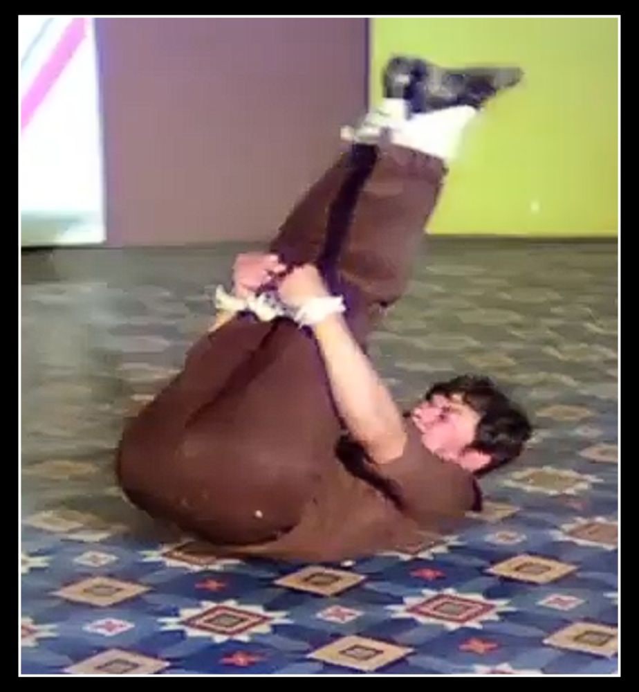 rajkumar yoga practice scenes kaamana billu Keralida Simha movie