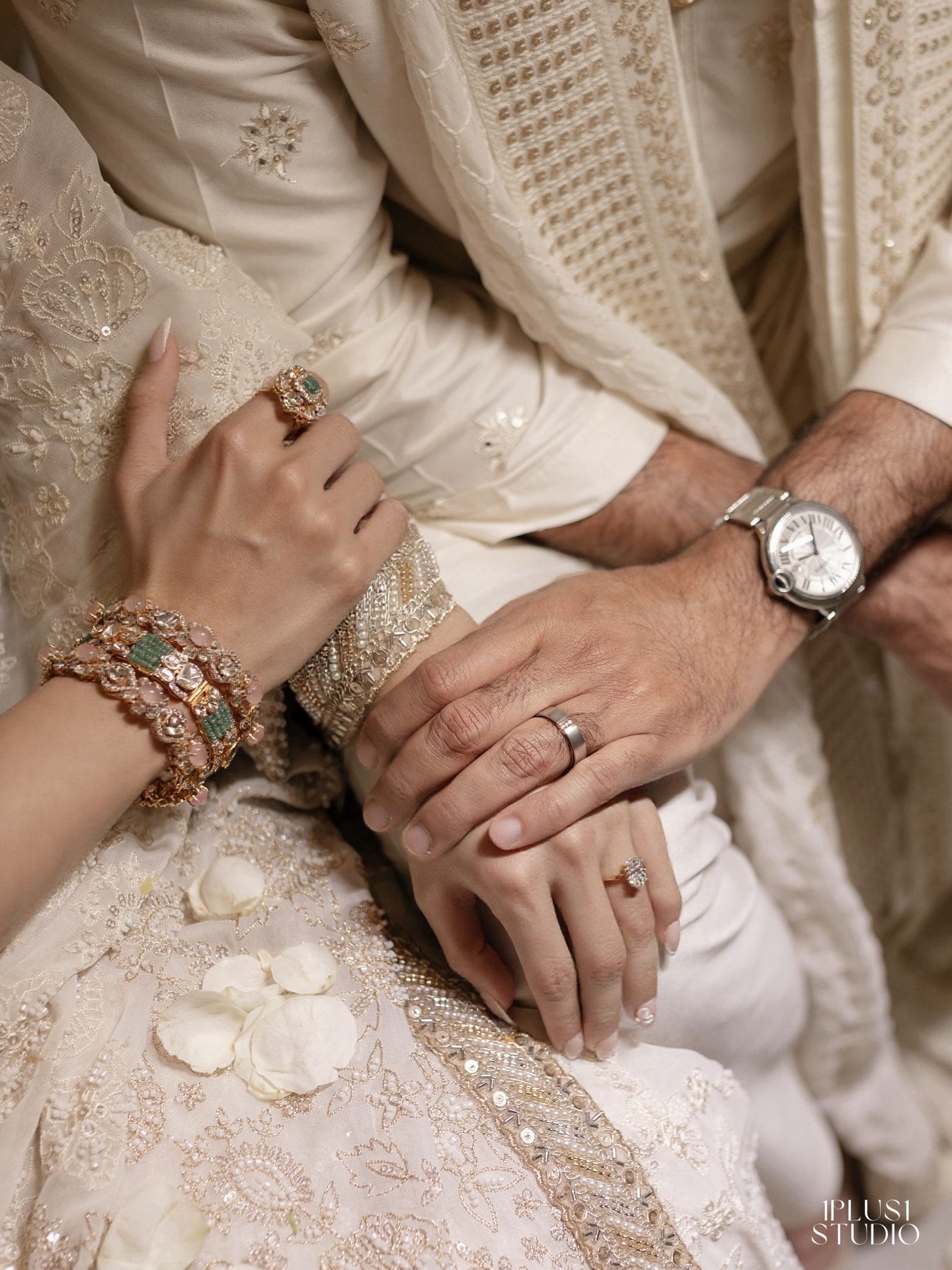 Sharmiela Mandre, Sharmiela Mandre Engagement Photos Share on social media, Sudhan Sundaram Sharmiela Mandre Photos, ಶರ್ಮಿಳಾ ಮಾಂಡ್ರೆ ಸುಧನ್ ಸುಂದರಂ ಎಂಗೇಜ್‌ಮೆಂಟ್ ಫೊಟೋಸ್, ಶರ್ಮಿಳಾ ಭಾವಿ ಪತಿ ಜೊತೆಗಿನ ಫೋಟೋಸ್ ಶೇರ್ 