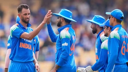 5 ವಿಕೆಟ್ ಪಡೆದ ಪ್ರಸಿದ್ಧ್ ದಕೃಷ್ಣ 5 ವಿಕೆಟ್ ಪಡೆದ ಪ್ರಸಿದ್ಧ್ ದಕೃಷ್ಣ