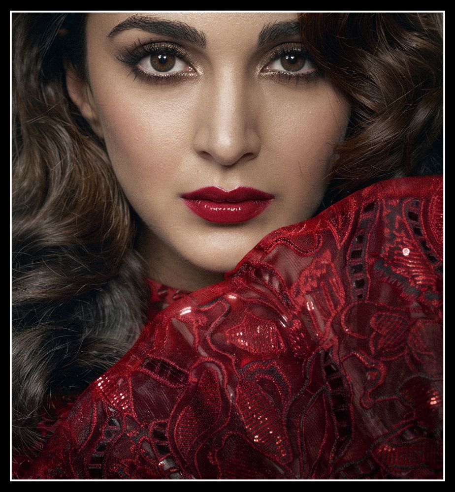 toxic movie kiara advani special photo release on her birthday