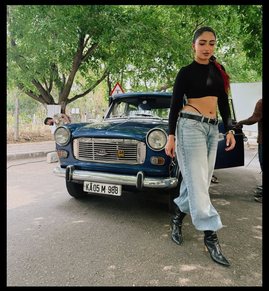 saanya Iyer gubbi yerd plate dose kannada rap song looks photo share on social media