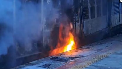 ರೈಲು ಅಪಘಾತ ರೈಲು ಅಪಘಾತ