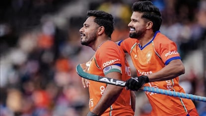 ಪಾಕಿಸ್ತಾನ ಮಣಿಸಿದ ಭಾರತ ಪಾಕಿಸ್ತಾನ ಮಣಿಸಿದ ಭಾರತ