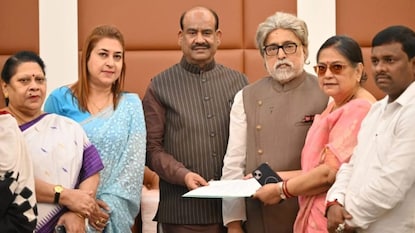 ರೆಬೆಲ್ ಟಿಎಂಸಿ ಸಂಸದರು ( ANI Photo) ರೆಬೆಲ್ ಟಿಎಂಸಿ ಸಂಸದರು ( ANI Photo)
