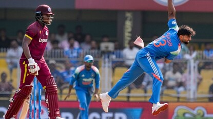 ಆಕಿಬ್ ನಬಿ (PTI Photo)