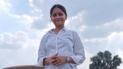 ನಿಶು ಅಜಾದ್ ನಿಶು ಅಜಾದ್