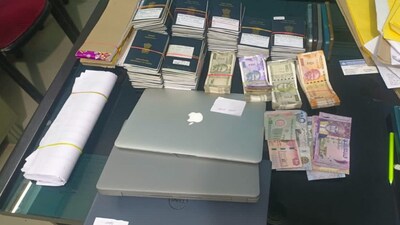 Massive Job Fraud Racket Busted in Patna: 118 Passports Seized, Three Arrested