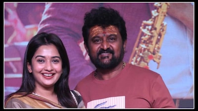 "ನಾನು ಮೊದಲೇ ಹೇಳಿದ್ದೆ; ಆದರೂ ಈ ಟೈಟಲ್ ಇಟ್ಟರು"; ಕೋಮಲ್ ಕುಮಾರ್!(ಚಿತ್ರ ಕೃಪೆ: ರಿಲ್ಯಾಕ್ಸ್ ಸಿನಿಮಾ ಟೀಮ್)