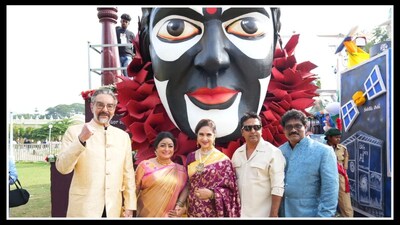 ಮೈಸೂರು ಜಂಬೂ ಸವಾರಿಯಲ್ಲಿ "ಕೊರಗಜ್ಜ" ಸಿನಿಮಾ ಸ್ತಬ್ಧ ಚಿತ್ರ!(ಚಿತ್ರ ಕೃಪೆ: ಕೊರಗಜ್ಜ ಸಿನಿಮಾ ಟೀಮ್)