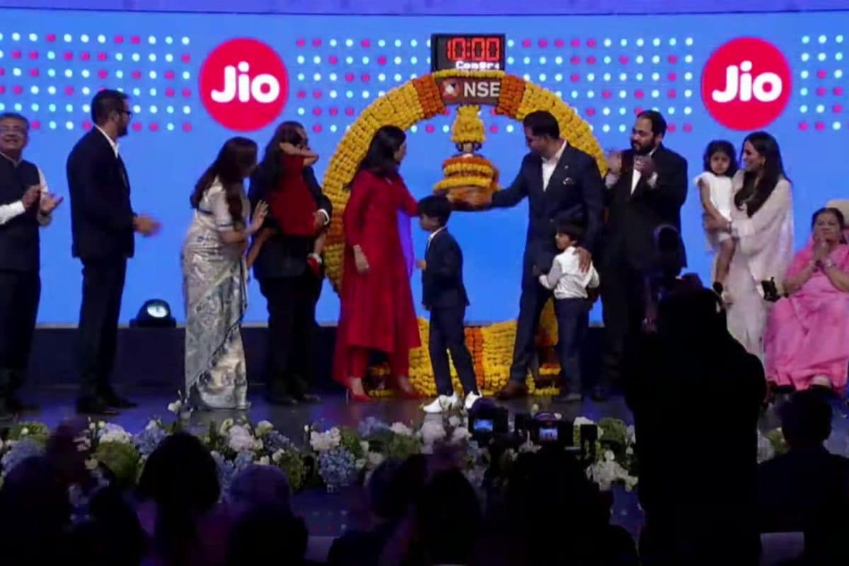 Jio IPO Listed: ಷೇರುಮಾರುಕಟ್ಟೆಗೆ ಜಿಯೋ ಭರ್ಜರಿ ಎಂಟ್ರಿ! ಹೂಡಿಕೆದಾರರಿಗೆ ಬಂಪರ್​, ₹1,358ಕ್ಕೆ ಲಿಸ್ಟಿಂಗ್​