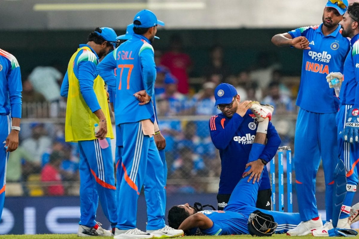 IND vs WI: ಟೀಮ್ ಇಂಡಿಯಾಗೆ ಬಿಗ್ ಶಾಕ್! ಓವರ್ ಮುಗಿಸದೇ ಹೊರಟ ಸ್ಟಾರ್ ಆಲ್-ರೌಂಡರ್, ಇಡೀ ಸರಣಿಯನ್ನೇ ಮಿಸ್ ಮಾಡಿಕೊಳ್ಳುತ್ತಾರಾ?
