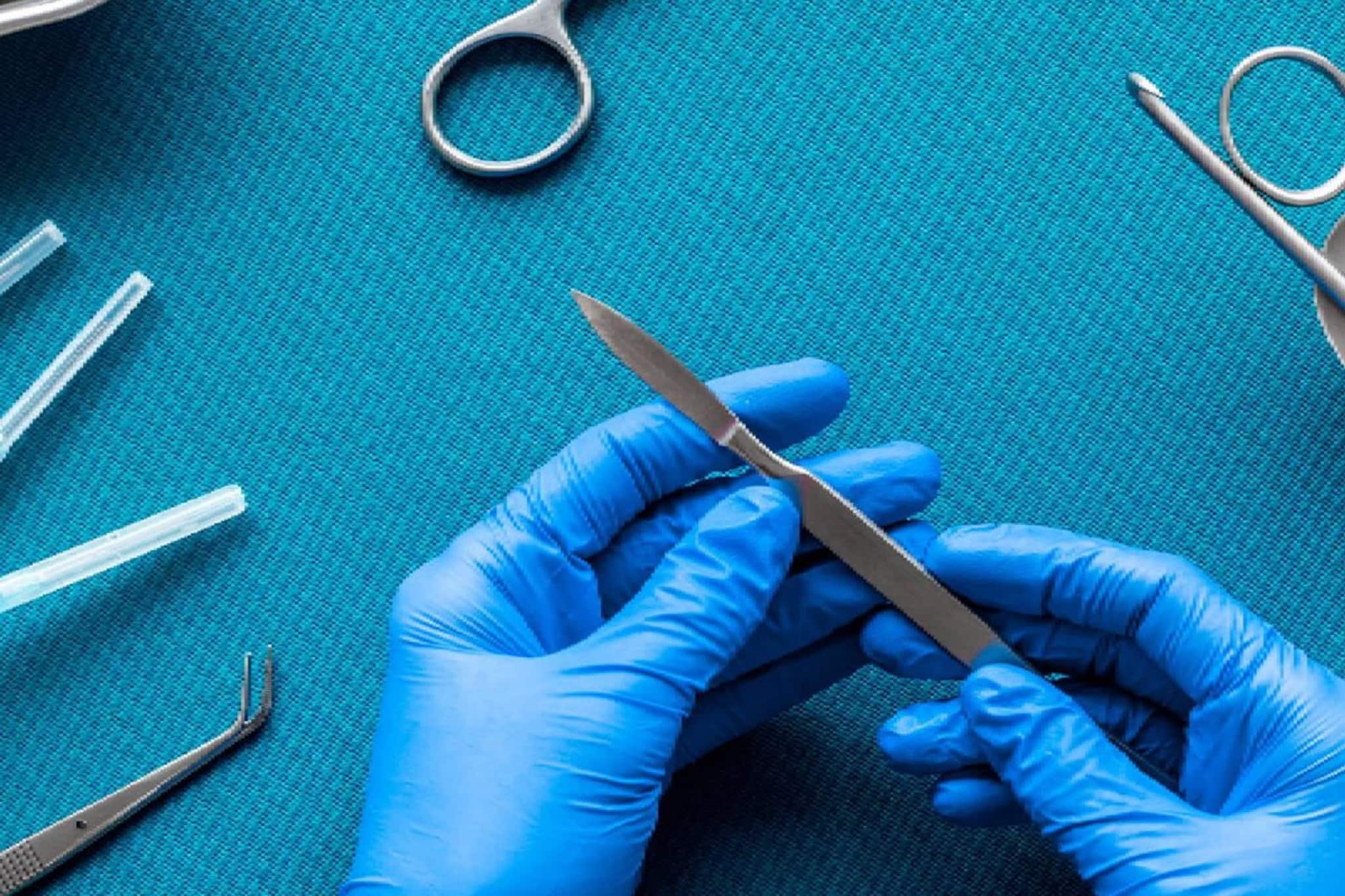 കാലിനേറ്റ ചെറിയ മുറിവിനെ തുടർന്ന് 55 തവണ ശാസ്ത്രക്രിയ; കാൽ മുറിച്ചു മാറ്റാൻ ഡോക്ടർമാരോട് യുവതി