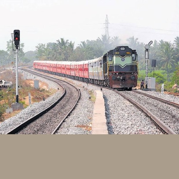 Man with Three Children Jumps in Front of Train, Suicide , suicide news, suicide attempt, suicide helpline