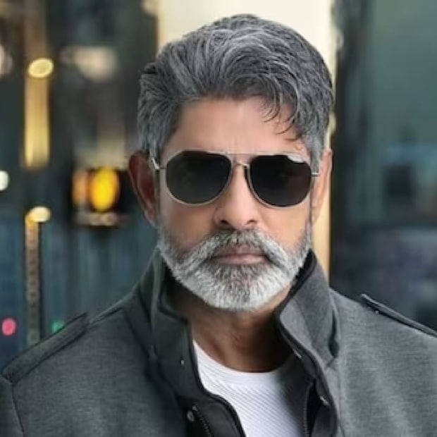 പുലിമുരുകനിലെ ഡാഡി ഗിരിജ എന്ന കഥാപാത്രത്തിലൂടെ മലയാളികൾക്ക് സുപരിചിതനായ അന്യഭാഷാ നടനാണ് ജഗപതി ബാബു. ഇദ്ദേഹത്തിനും പൃഥ്വിരാജിനും സലാറിൽ ഒരേ പ്രതിഫലമാണ് എന്നാണ് റിപോർട്ടുകൾ സൂചിപ്പിക്കുന്നത് 