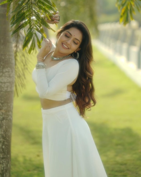  സിനിമയിലെ ഷെയ്ന്‍ നീഗമിനൊപ്പമുള്ള നീലനിലവേ എന്ന ഗാനരംഗം ഹിറ്റായി മാറിയിരുന്നു.