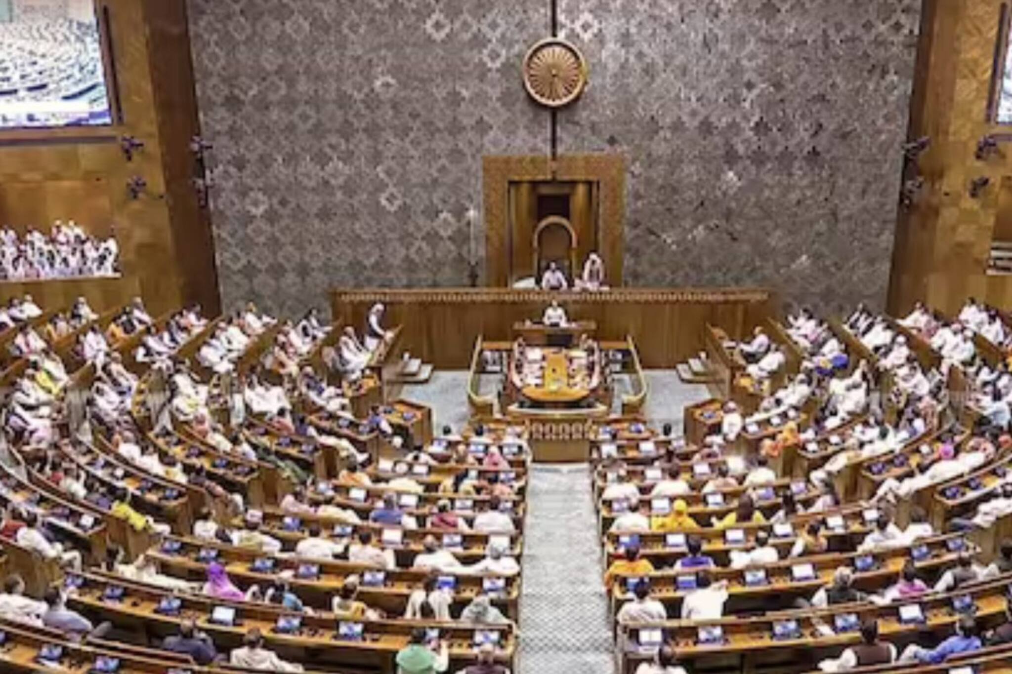 പബ്ലിക് എക്സാമിനേഷൻ ബില്‍ ലോക്സഭ പാസാക്കി; പരീക്ഷാക്രമക്കേടിന് 10 വർഷം വരെ തടവും ഒരു കോടി പിഴയും