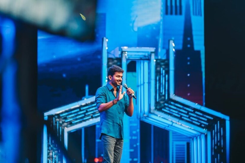  ഇതൊടൊപ്പം സംവിധായകന്‍ അറ്റ്ലി വിജയുടെ അവസാന ചിത്രം ഒരുക്കുമെന്നും സൂചനകളുണ്ട്. ഒരു പക്കാ മാസ് പൊളിറ്റിക്കല്‍ ചിത്രത്തിലൂടെ വെള്ളിത്തിരയില് നിന്ന് വിടപറയാനാണ് വിജയ് ആഗ്രഹിക്കുന്നതെന്നും ആരാധകർ പറയുന്നു.