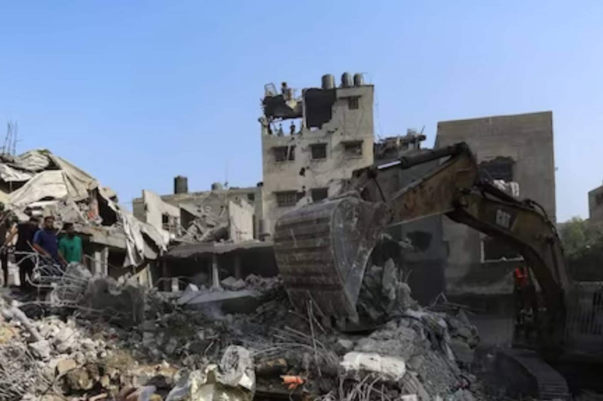 ഇസ്രായേൽ-ഹമാസ് യുദ്ധം: ഗാസയിൽ മരണസംഖ്യ 32000 കടന്നു; കഴിഞ്ഞ 24 മണിക്കൂറിനിടെ കൊല്ലപ്പെട്ടത് 71 പേർ