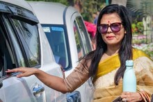 മുന്‍ തൃണമൂല്‍ കോണ്‍ഗ്രസ് എംപി മഹുവ മൊയ്ത്ര ഔദ്യോഗിക വസതി ഒഴിഞ്ഞു