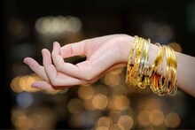 Gold price | സ്വർണവില ആ മാജിക് അഞ്ചക്ക സംഖ്യയിൽ; ഡിസംബർ ഒന്ന് മുതൽ എന്ത് പ്രതീക്ഷിക്കാം?