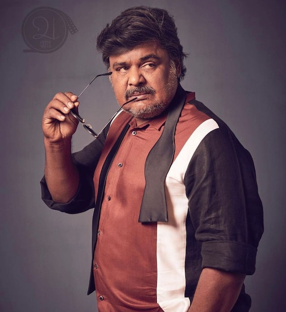  തെന്നിന്ത്യന്‍ ചലച്ചിത്ര താരങ്ങളായ തൃഷ, ഖുശ്ബു, ചിരഞ്ജീവി എന്നിവര്‍ക്കെതിരെ നല്‍കിയ മാനനഷ്ടക്കേസില്‍ തമിഴ് സിനിമാതാരം മന്‍സൂര്‍ അലിഖാന് കനത്ത തിരിച്ചടി.