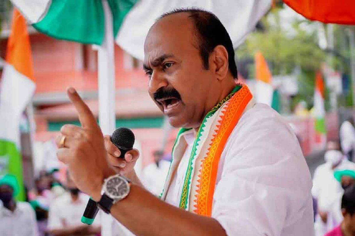 'അയോധ്യയുമായി ബന്ധപ്പെട്ട് വെള്ളത്തിന് തീ പിടിപ്പിക്കുമ്പോള്‍ തീ അണയ്ക്കാനാണ് തങ്ങള്‍ ശ്രമിക്കുന്നത്;'വി.ഡി സതീശൻ