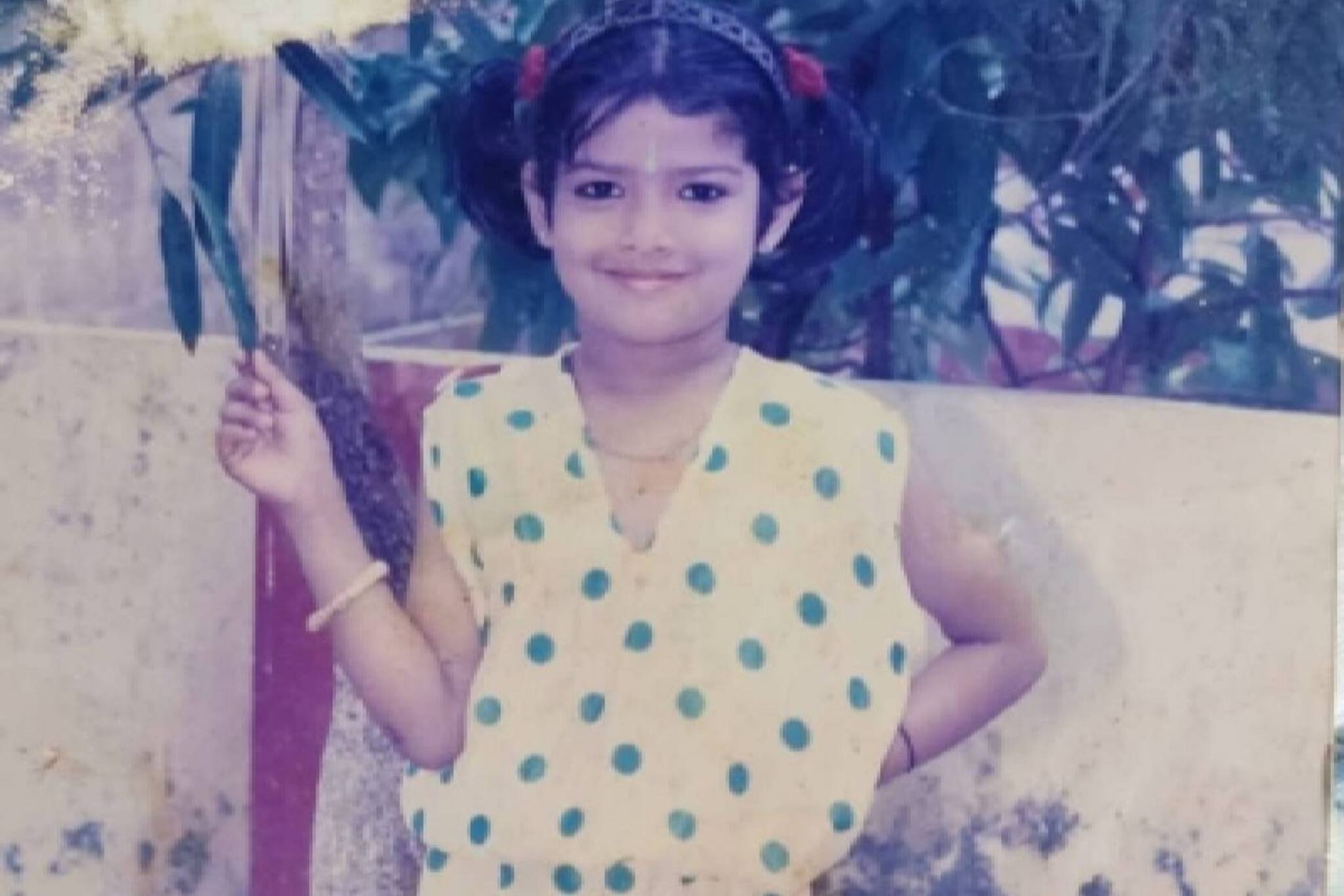 ഇന്ന് മകൾക്ക് ഇതേ മുഖഛായ; കുട്ടിക്കാലത്തേക്ക് മടങ്ങാൻ കൊതിക്കുന്ന താരത്തിന്റെ നൊസ്റ്റാൾജിയ