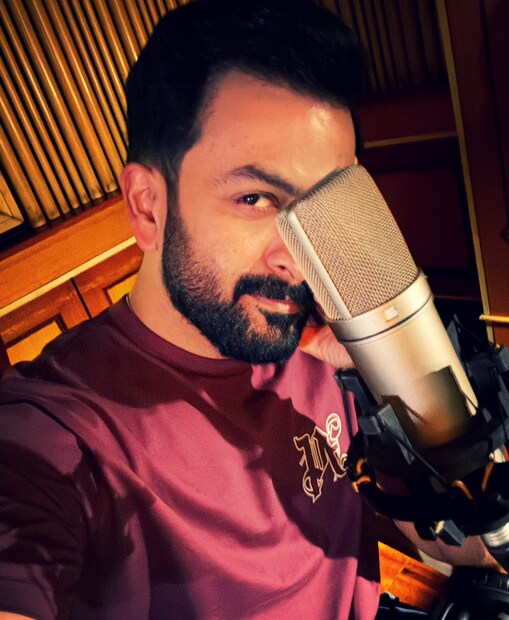  വരദരാജ മന്നാർ എന്ന കഥാപാത്രത്തെ അവതരിപ്പിക്കാൻ ഒരു താരത്തെക്കാളും മറ്റെന്തിനെക്കാളും ഞങ്ങൾക്ക് ഒരു നടനെയായിരുന്നു ആവശ്യം. അസാമാന്യനായ നടനെയായിരുന്നു ആവശ്യം. സ്നേഹവും വെറുപ്പും കാണിക്കാൻ കഴിയുന്ന ഒരാളെയാണ് കഥാപാത്രത്തിനു വേണ്ടി ആഗ്രഹിച്ചത്. അങ്ങനെയൊരാളെ അന്വേഷിക്കുകയായിരുന്നു.
